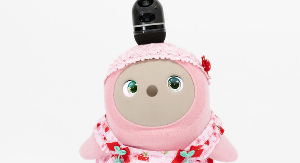 『LOVOT』が子ども服の「ナルミヤ」とコラボ 「mezzo piano」など人気11ブランドとコラボ商品発売へ　「服Tech」確立へ 画像
