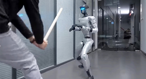 Unitreeのヒューマノイド、今度はスピンキックを披露！「720°スピンキック、衝撃を聞け！」 画像