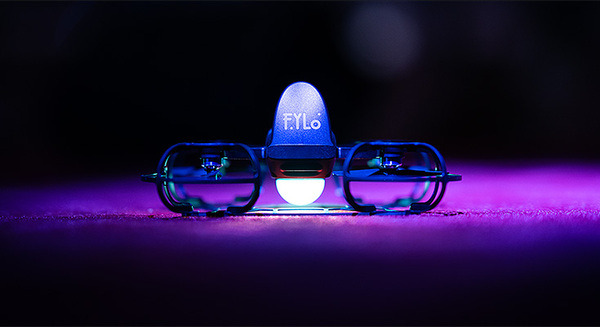 レッドクリフ、屋内ドローンショー用機体「FYLo EDU-JP」を販売開始　最大200機の同時飛行が可能、飛行申請不要 画像