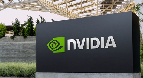 NVIDIA、米国内で完結するAI半導体サプライチェーン構築へ　米国で国産AIスーパーコンピュータを製造、Blackwellチップ生産はアリゾナ 画像