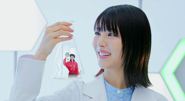 UBE、浜辺美波さん出演のCM動画を公開　新しい希望と出会える「化学のおもしろさ」を「ループ動画」で表現 画像
