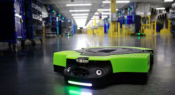 アマゾンの物流ロボットが100万台に到達、生成AI活用でロボット群の移動時間10%短縮「10年間のイノベーション」動画も公開 画像