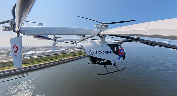国産の空飛ぶクルマ「SKYDRIVE」機体搭載カメラの映像を初公開 万博で飛行を披露、吉村府知事も視察 画像