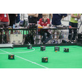 ロボカップサッカー「小型リーグ」の魅力と人気の秘密、スピードと戦術連携を実現する「ビジョンシステムとAIコンピュータ」とは