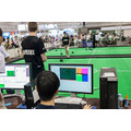 ロボカップサッカー「小型リーグ」の魅力と人気の秘密、スピードと戦術連携を実現する「ビジョンシステムとAIコンピュータ」とは