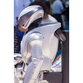 伝説のソニー製二足歩行ロボット「QRIO」、ロボカップ会場でダンスパフォーマンスを披露