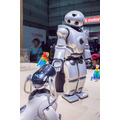 伝説のソニー製二足歩行ロボット「QRIO」、ロボカップ会場でダンスパフォーマンスを披露