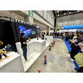 Robosenがトランスフォーマーの高性能ロボット製品群を「東京おもちゃショー」で展示　バンブルビーや映画版リアルモデルもお披露目、塩屋翼氏と河森監督も登壇