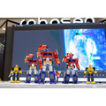 Robosenがトランスフォーマーの高性能ロボット製品群を「東京おもちゃショー」で展示　バンブルビーや映画版リアルモデルもお披露目、塩屋翼氏と河森監督も登壇