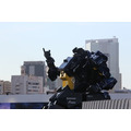 搭乗型ロボット「アーカックス」が走行デモを初披露、４足歩行ライド「SR-02」に「ねこずきん」搭乗！動くガンダムGFY横浜に大集結の日