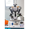 【動画】Thinkerが近接覚センサーのデモを公開　人型ロボットが「手探り」でネジを掴んでビニール袋に挿入　Japan Robot Week 2024