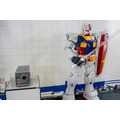 現代科学でビーム・サーベルは実現できる？ハロが乗った多脚型ロボットの操縦体験、横浜ガンダムの手でジャンケン「GUNDAM NEXT FUTURE SCIENCE展」内覧会レポート