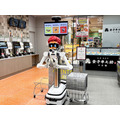 駅ナカでAIロボットがインド風ダンス!? 話題の秋葉原カレーフェスにまさかの「ugo Pro」起用、カレー激戦区3館で展開