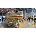 【速報】ガンダム「ハロ」が乗った可愛い「巨大4足歩行型ライド」と「多脚ロボット」を万博でアスラテックが展示へ
