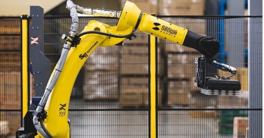 AI荷下ろしロボット「RockyOne」を物流センターに導入 サンワサプライとSGシステムが運用