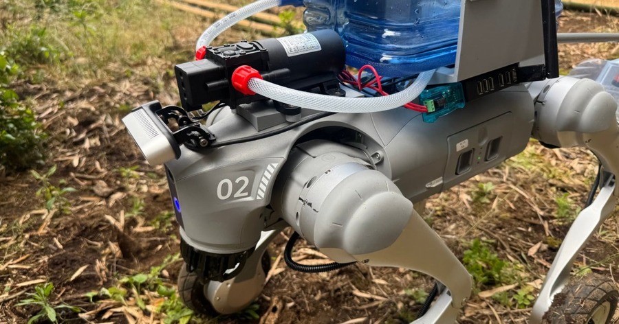 四足歩行ロボット活用「自律除草剤散布ロボット」をAirionとStearmotorが共同開発 太陽光パネル周辺の除草を省人化