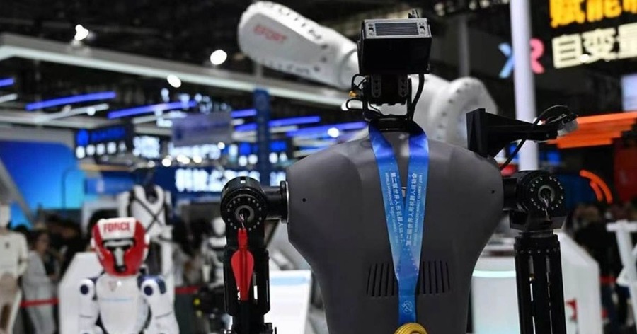 ヒューマノイドが中国の伝統的な遊びを披露、点検ロボや貨物ドローンも実演 2026世界製造業大会
