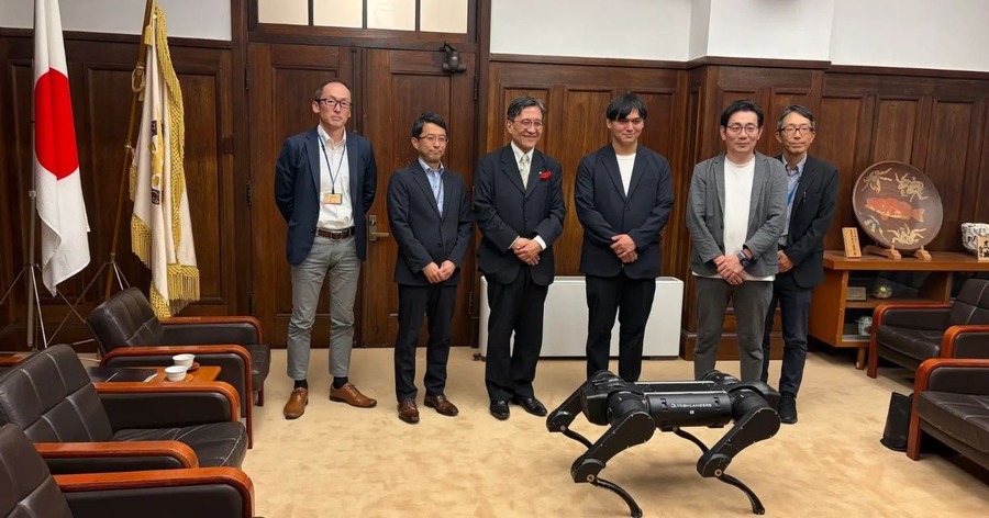 Highlandersが「京都フィジカルAI研究所」を開設 京都市長の松井氏を表敬訪問し四足歩行ロボット「HLQ Edge」を披露