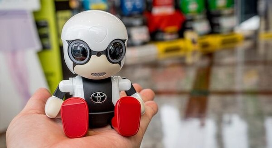 トヨタのロボット「KIROBO mini（キロボミニ）」、本日より全国