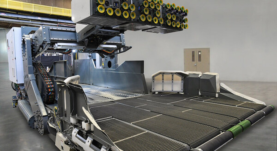<p>Honeywell announces an automated robotic solution for unloading a wide range of packages from truck trailers and shipping containers at distribution centers.</p>