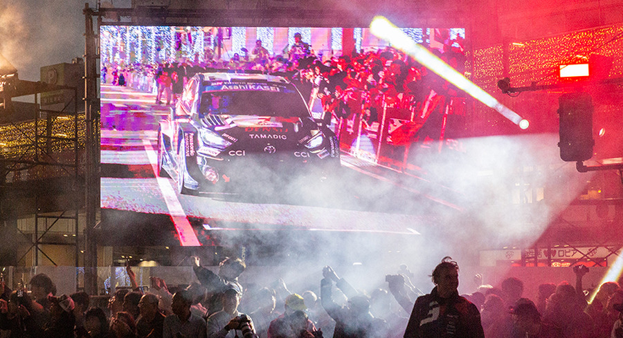 WRCラリージャパン開幕セレモニー、ラリーカー全51台が集結！ファン熱狂のパレード披露