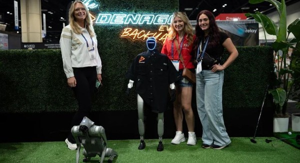 PGAツアーでロボット実演デモを実施、GolabsとDenago EVが協業