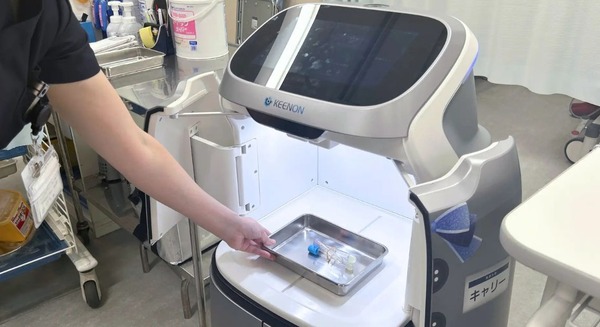 搬送ロボット「KEENON W3」が慈恵医大柏病院で年間330時間の業務削減を実現 DFA Roboticsが事例公開