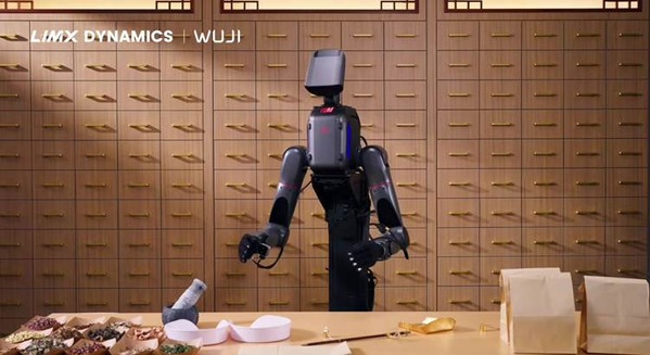 ヒューマノイド「TRON 2」にロボットハンド「Wuji Hand 2」を統合、薬局業務を行うデモ映像 LimX Dynamics・WUJI TECH