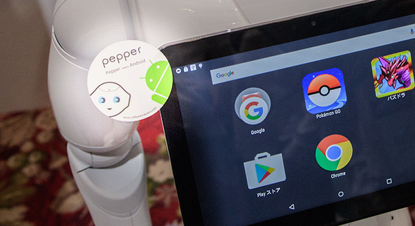 【SoftBank World 2016 徹底レポート(15)】早くもAndroid Pepperがデモ展示に登場!! みんな知ってるあの通話アプリをPepperで稼働展示
