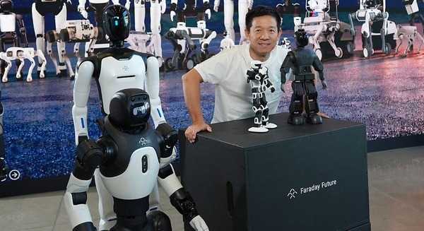 ヒューマノイド「FF Nova」「Nova Mini」発表、一方FFRが進めるFaraday Futureロボット事業買収の目的とは