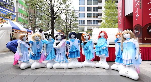 アキバハロウィンでロボライブオンステージが開催されました