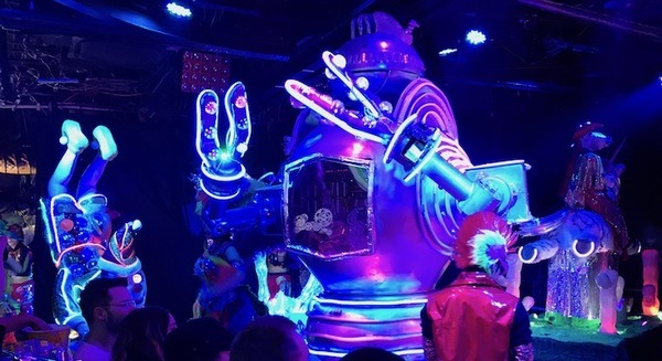 【ロボレス】ロボットレストランに行ってきたら日本人客は僕らだけだったけど質問ある？