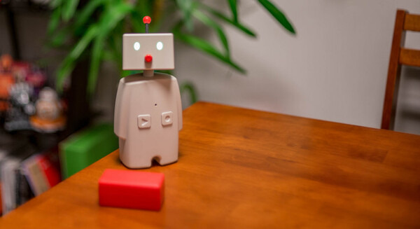 「ねぇ、BOCCO」と話しかけるだけで操作できる新機能搭載へ 「AmiVoice Robot SDK」がBOCCOに