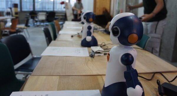 NTTグループの新会社「NTTテクノクロス」、Sotaを活用した案内ロボットソリューションを発表