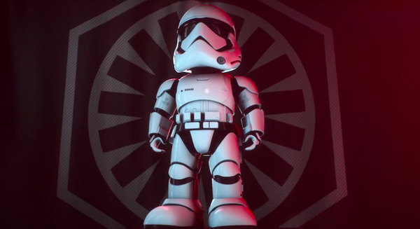 スター・ウォーズのストームルーパー、家庭向けロボットとして登場！ 12月15日予約開始、価格は3万9,800円