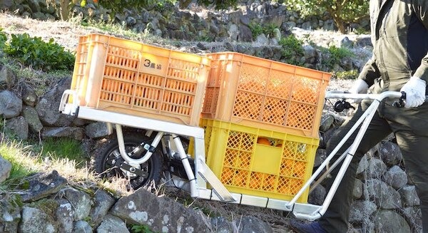 ねこ車電動化キット「E-Cat Kit」愛媛県南部のみかん農家で実証実験 運搬作業の労力削減を支援