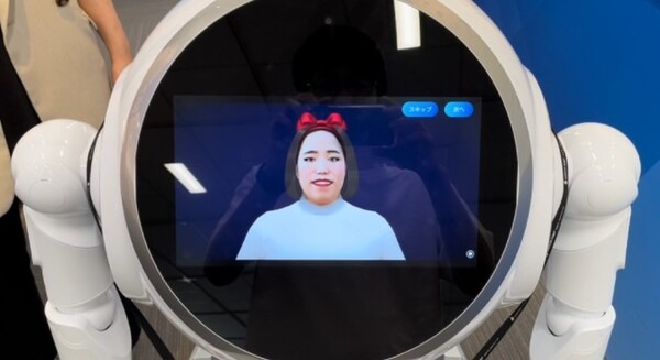 ゆりやんレトリィバァがアバターになってロボットに入っちゃった!!「ゆりやんアバター」と「ゆりやんボイス」ロボットの実証実験