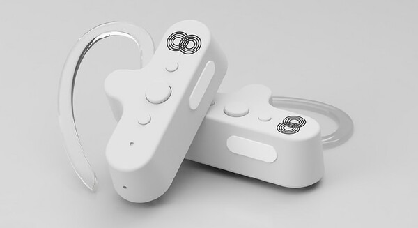 世界的メディアが注目するスマートイヤホン「clip EAR」羽田空港に40台納品　ドーナッツ ロボティクス