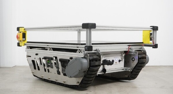 最大積載荷重350㎏、防塵・防水性が向上！CuboRexが電動クローラユニット「CuGoMEGA M2」予約開始
