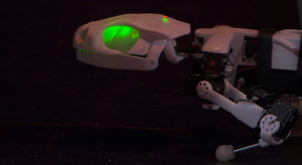TEDのロボット動画「イモリの様に走り、泳ぐことのできるロボット」