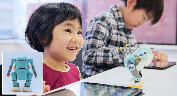 リビングロボット「あるくメカトロウィーゴ」が最新のIoTスマートシステムと連携 「Japan IT Week 秋 2024」に出展