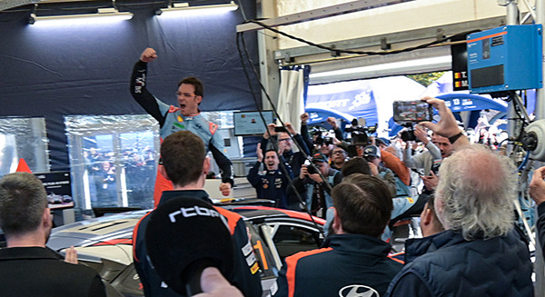 【速報】WRCラリージャパン ヌービルがドライバーズチャンピオンに輝く！トップ快走のタナックが痛恨のコースオフでリタイヤ