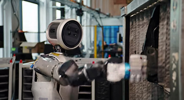 ボストン・ダイナミクスのヒューマノイド「電動アトラス」自動車製造工場で働くためトレーニング中！ラボ内部の動画を公開 画像