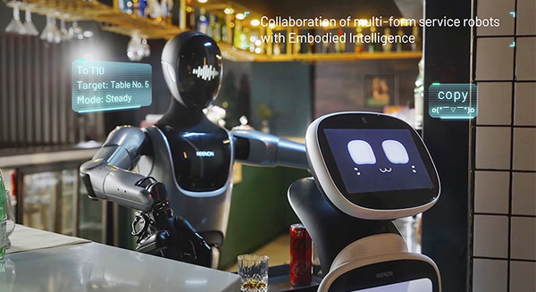 KEENONがセミヒューマノイド「XMAN-R1」を発表　配膳ロボットなど既存製品群と連携する動画も公開 画像