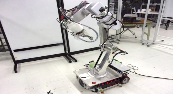 オムロン 第43回日本ロボット学会でラボオートメーション技術に関する論文7件を発表予定