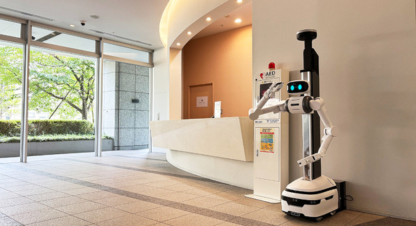 防犯対策強化！警備ロボット「ugo Pro」が大規模賃貸マンション「プラザタワー勝どき」に導入