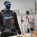 ヒューマノイドが水やり・掃除・片付け・荷物受け取り・フリスビー遊びまで！MindOn の自律デモが話題に