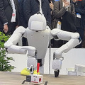 安川電機がヒューマノイドと協働ロボットを「AI-RAN」で統合制御するデモを公開「ロボットが人と共に働く未来の空間」