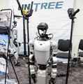 Unitreeのヒューマノイドが秋葉原に集結、間近で体感　開発最前線のセミナーも開催　TechShare「Unitree開発者カンファレンス」レポート