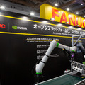 「ロボデックス」開幕！ 実用ロボットが中心、会場の一角で存在感を放つ「ヒューマノイドロボットショー」